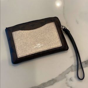 NEW COACH Wristlet Wallet